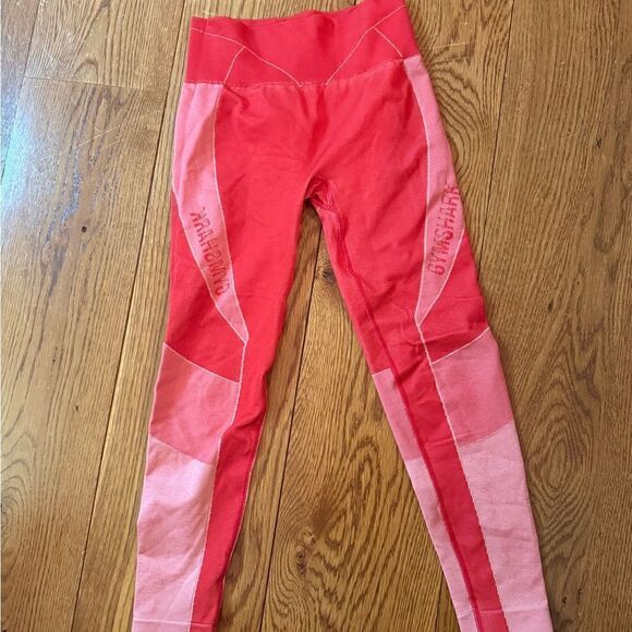 Gymshark Red High-Waisted Leggings with Color-Blocking - Picture 1 of 5